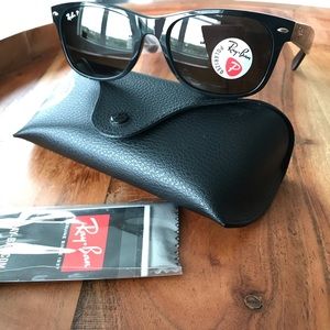 New Wayfarer polarized sunglasses NWT.